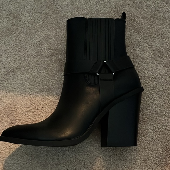 Black Dolce vita leather boots size 7. Never worn - Picture 2 of 4